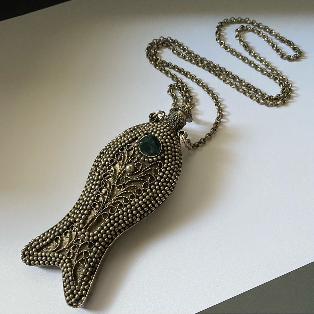 Vintage Metal Tibetan Filigree Perfume/Snuff Bottle Vial Fish Pendant Necklace - Picture 2 of 15